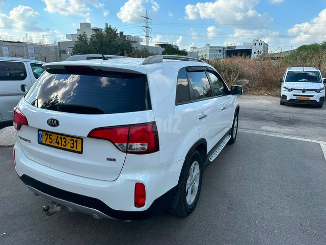 קיה סורנטו