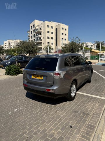 מיצובישי אאוטלנדר