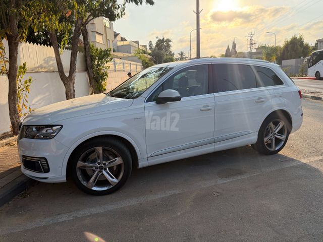 מודעת רכב אאודי Q7