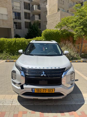 מיצובישי אאוטלנדר
