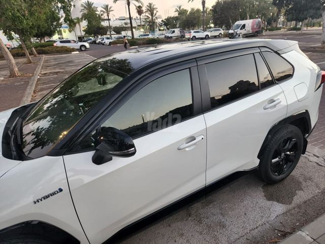 טויוטה RAV4