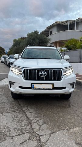 טויוטה לנד קרוזר