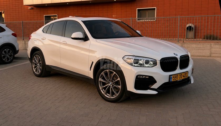 ב מ וו X4