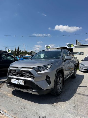 מודעת רכב טויוטה RAV4