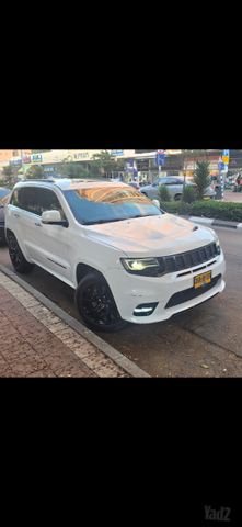 מודעת רכב ג'יפ גרנד צ'ירוקי
