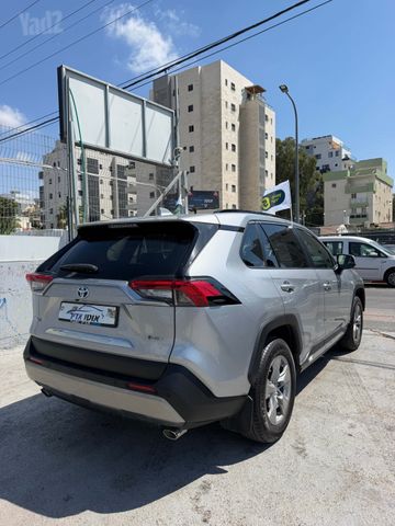 טויוטה RAV4