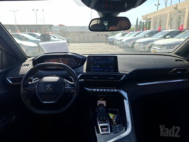 פיג'ו 5008