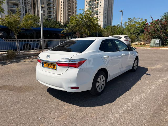 טויוטה קורולה