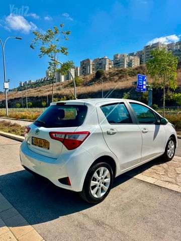 טויוטה יאריס