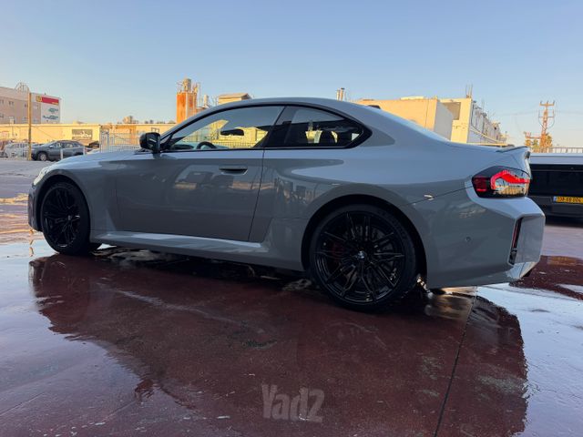 ב מ וו M2
