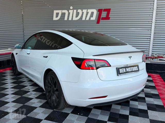טסלה מודל 3