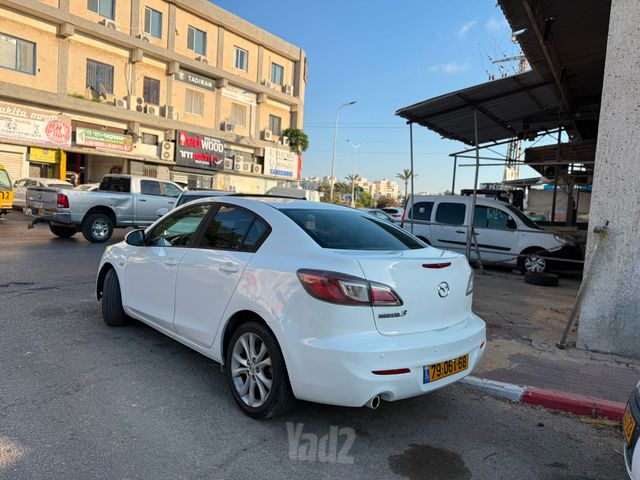 מאזדה 3