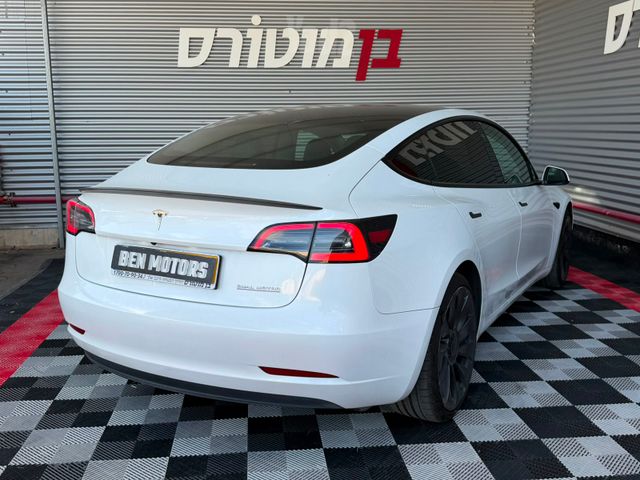 טסלה מודל 3