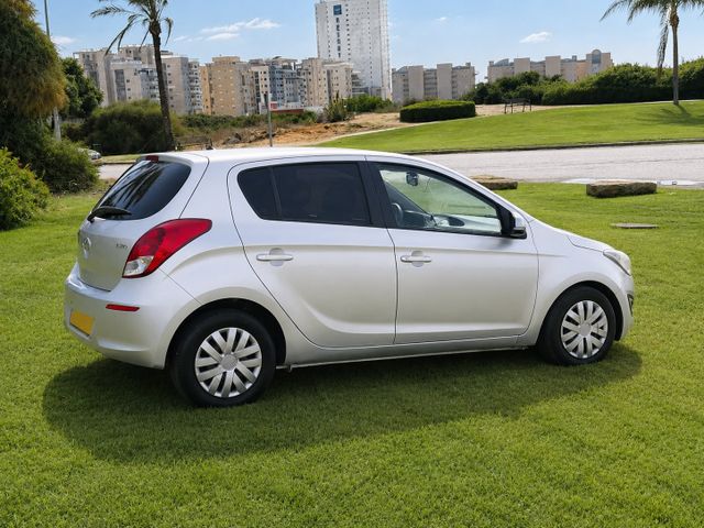 יונדאי i20