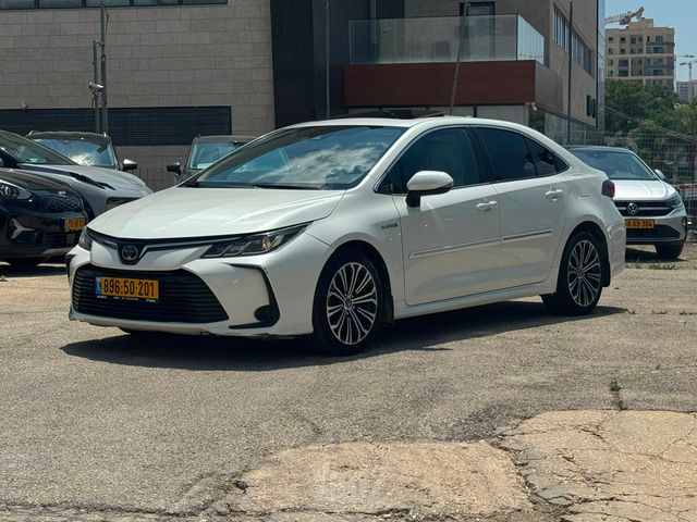 מודעת רכב טויוטה קורולה