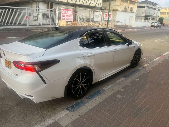 טויוטה קאמרי