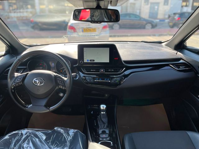 טויוטה C-HR