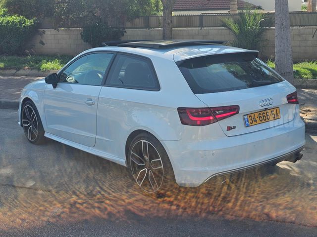 אאודי S3
