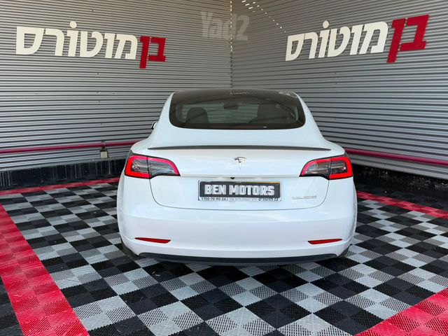 טסלה מודל 3