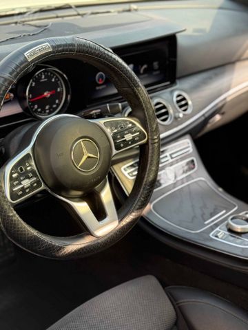 מודעת רכב מרצדס-בנץ E-class