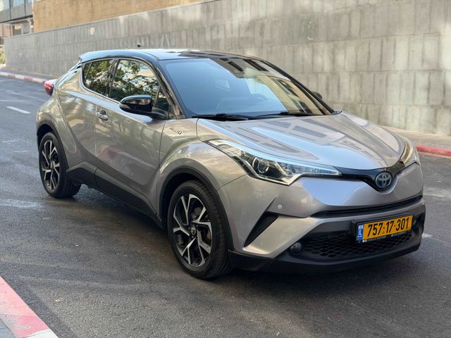 מודעת רכב טויוטה C-HR 2