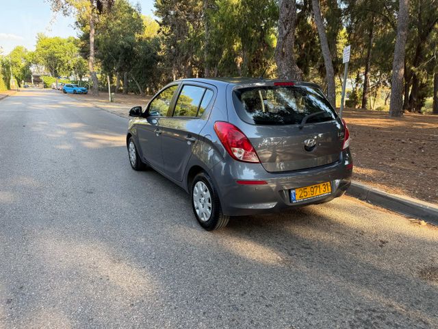 יונדאי i20
