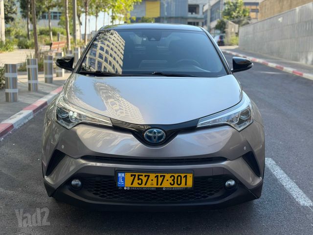 מודעת רכב טויוטה C-HR 1