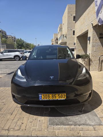 מודעת רכב טסלה מודל Y