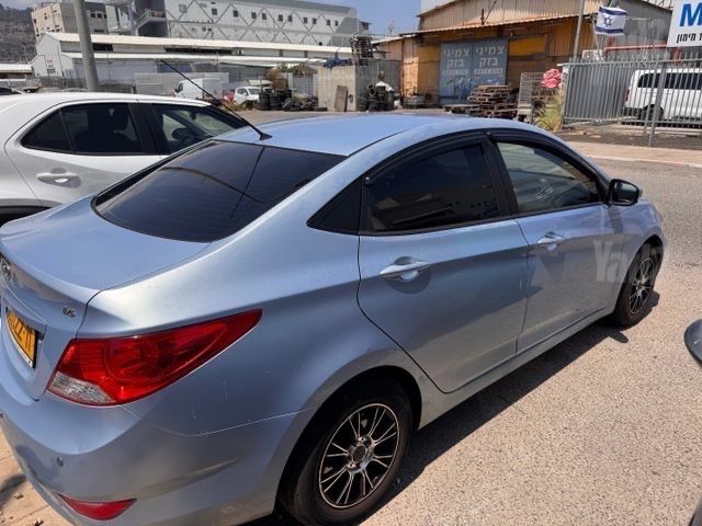 יונדאי אקסנט i25