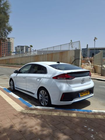 יונדאי איוניק