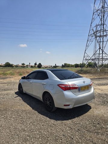 טויוטה קורולה