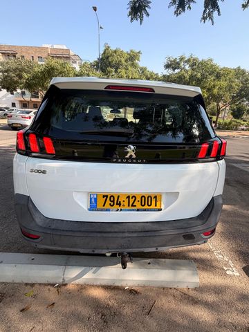 פיג'ו 5008