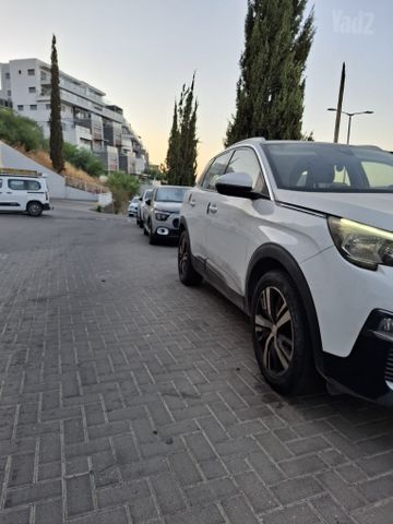 פיג'ו 3008
