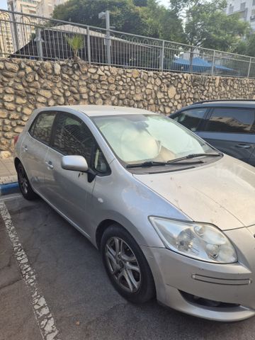 טויוטה אוריס