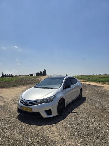 מודעת רכב טויוטה קורולה
