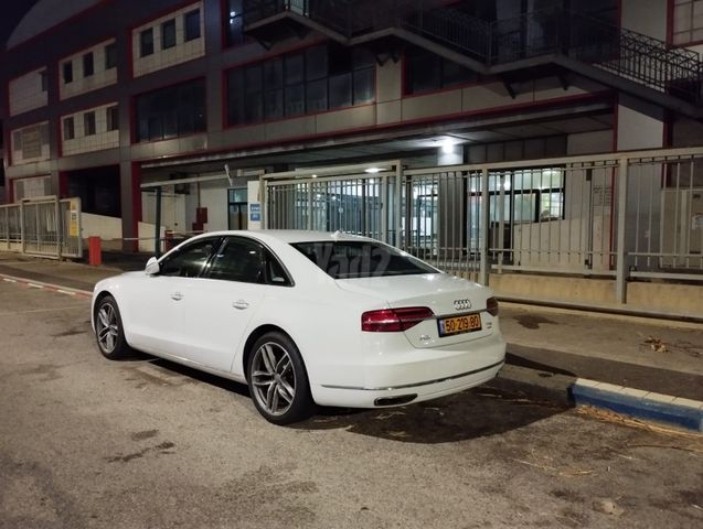 מודעת רכב אאודי A8
