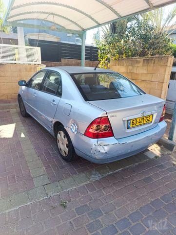 טויוטה קורולה