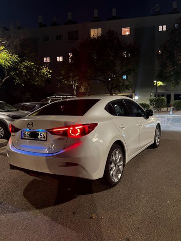 מאזדה 3
