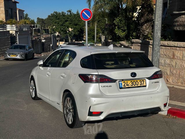 לקסוס CT
