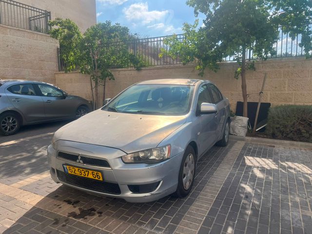 מיצובישי לנסר