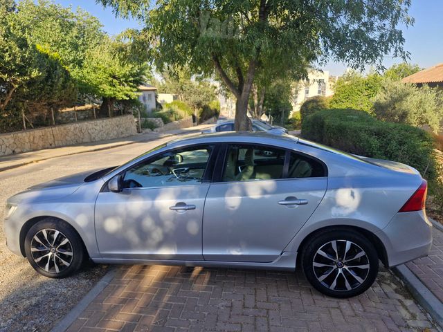 וולוו S60