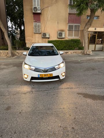 טויוטה קורולה