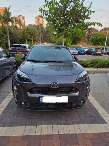 טויוטה יאריס קרוס