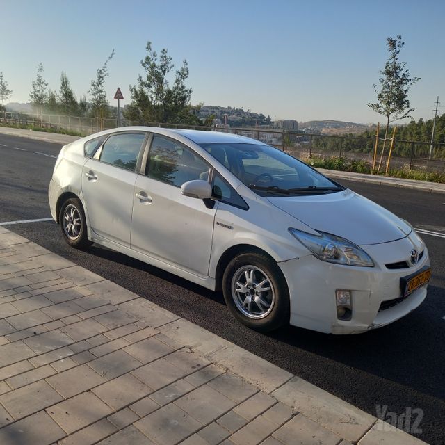 טויוטה פריוס