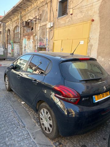 פיג'ו 208