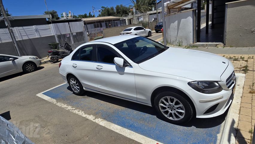 מודעת רכב מרצדס-בנץ C-class