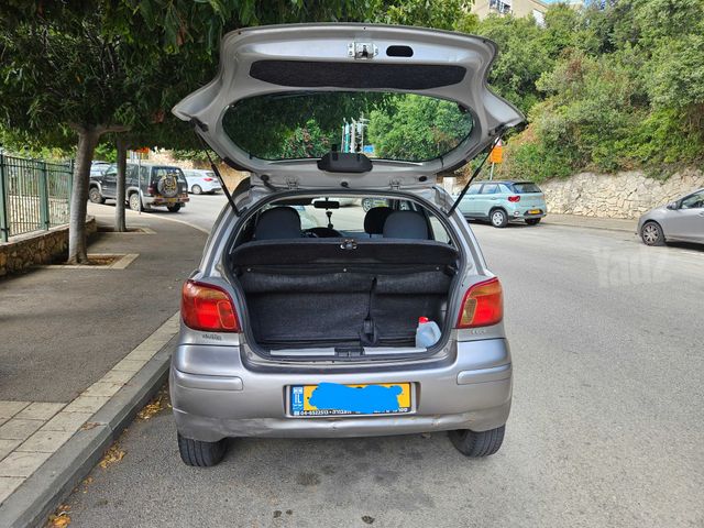 טויוטה יאריס
