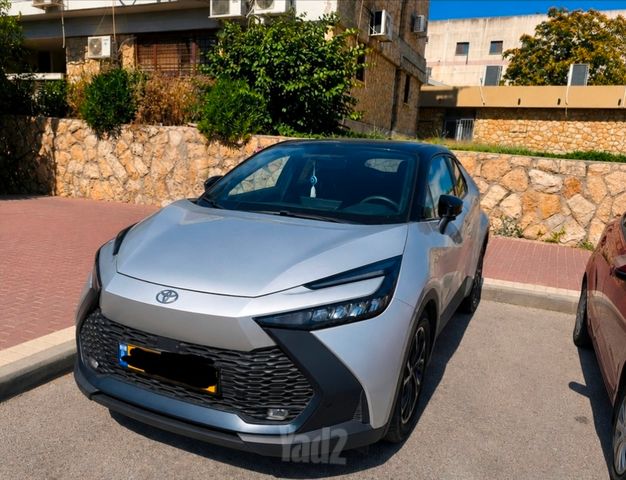 מודעת רכב טויוטה C-HR