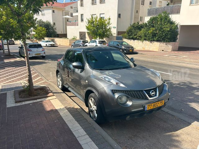 ניסאן ג'וק