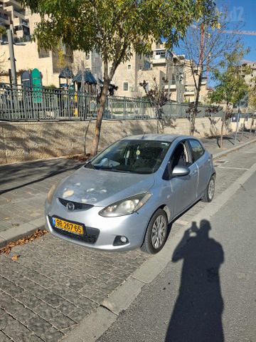 מודעת רכב מאזדה 2